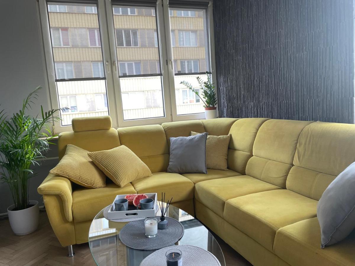Grey Gucci Apartment City Center Warsaw Exterior photo